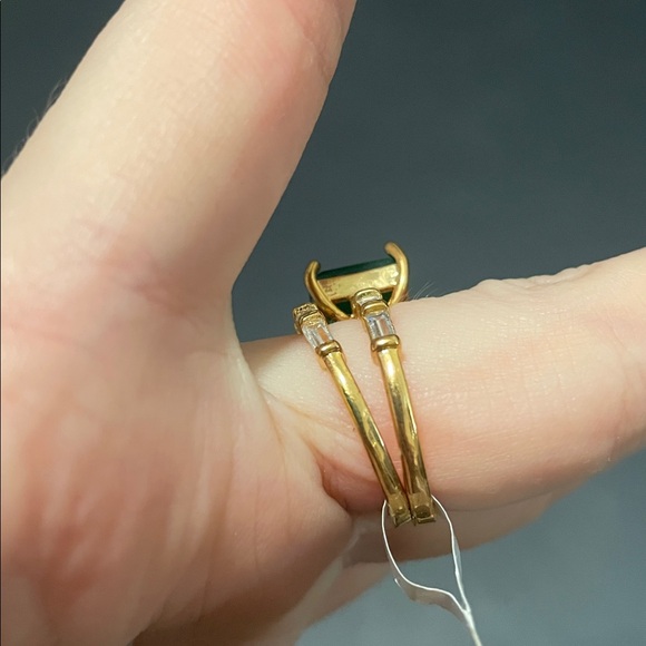 Elegant Green and Gold Ring size 7 emerald baguette 2 rings set - Picture 2 of 13